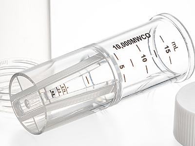 截留分子量標識和體積刻度絲印在過濾器側(cè)面，便于識別