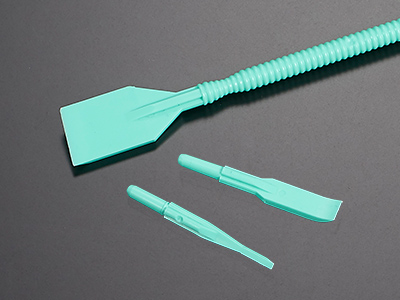 獨特的雙功能設(shè)計，另一端配備“刮刀型”結(jié)構(gòu)提供無死角處理