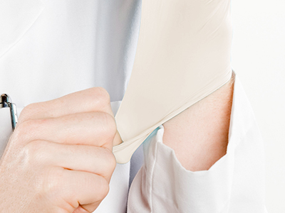 拉伸強度高，不易破，降低手套損耗